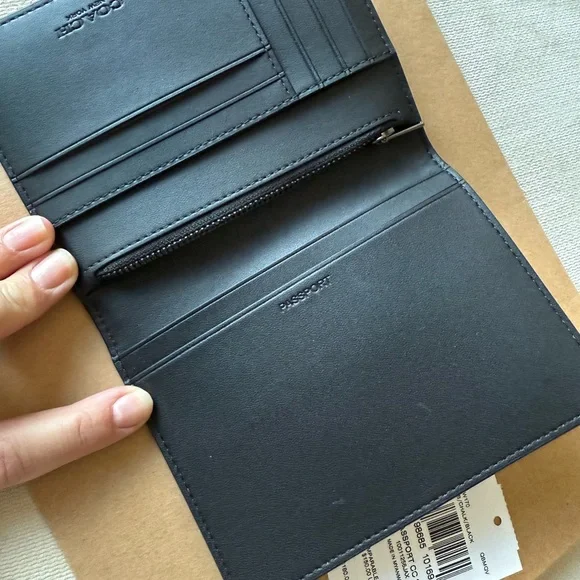 Coach Signature White Passport Holder / Cover NWT - Picture 2 of 4